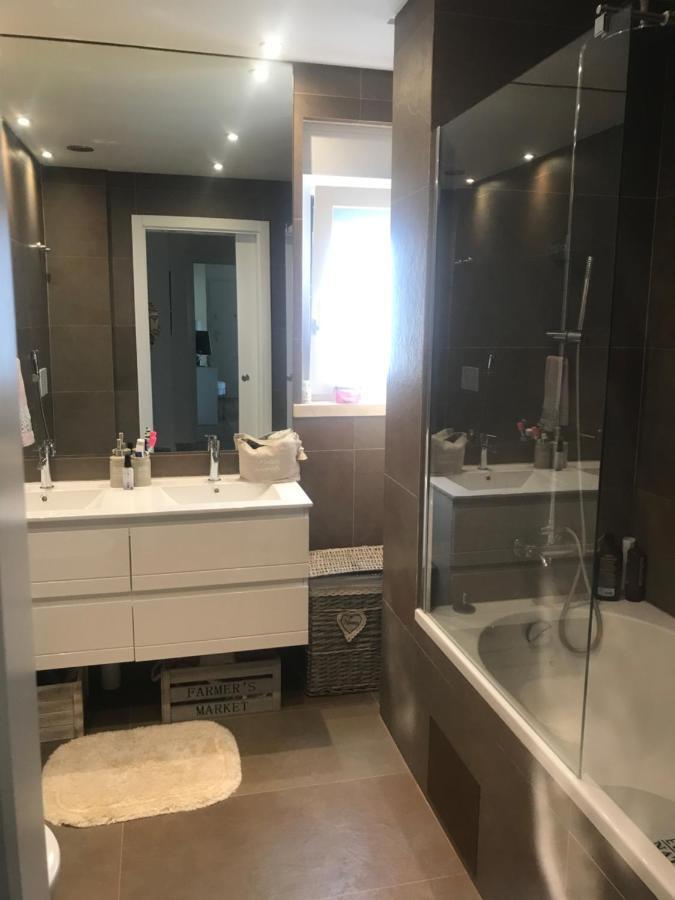 Modern Twin With A Balcony Homestay Montijo