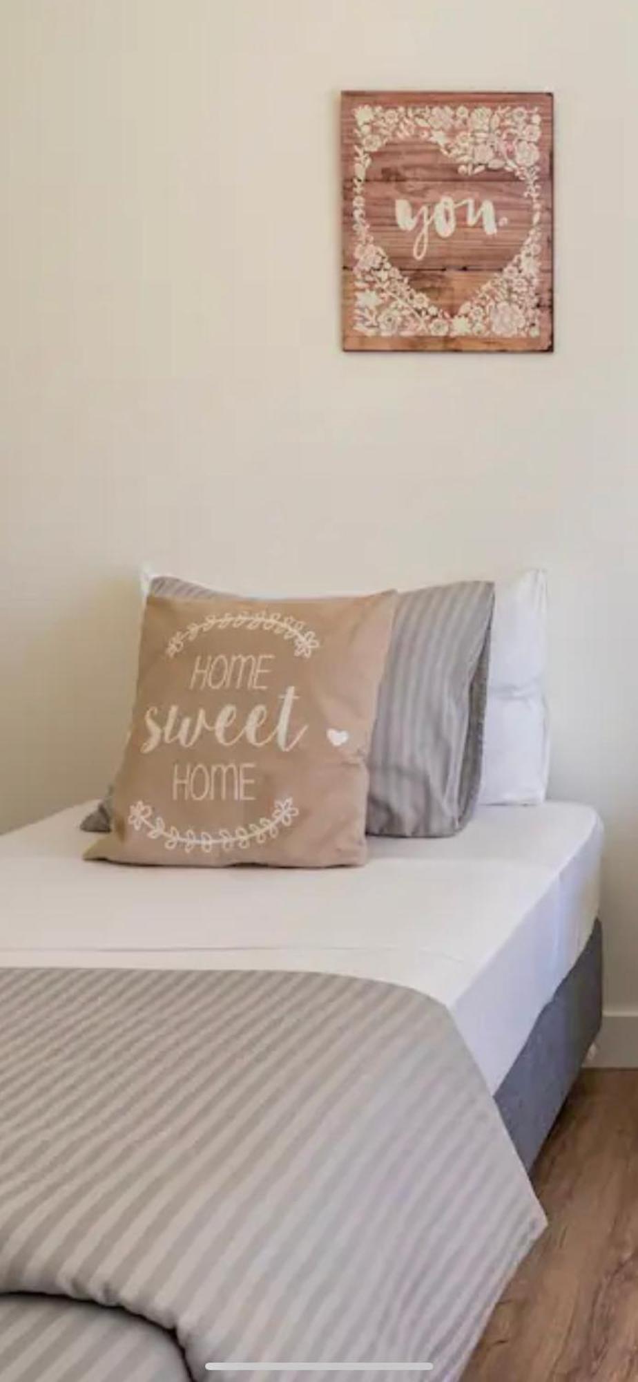 Homestay Modern Twin With A Balcony Montijo
