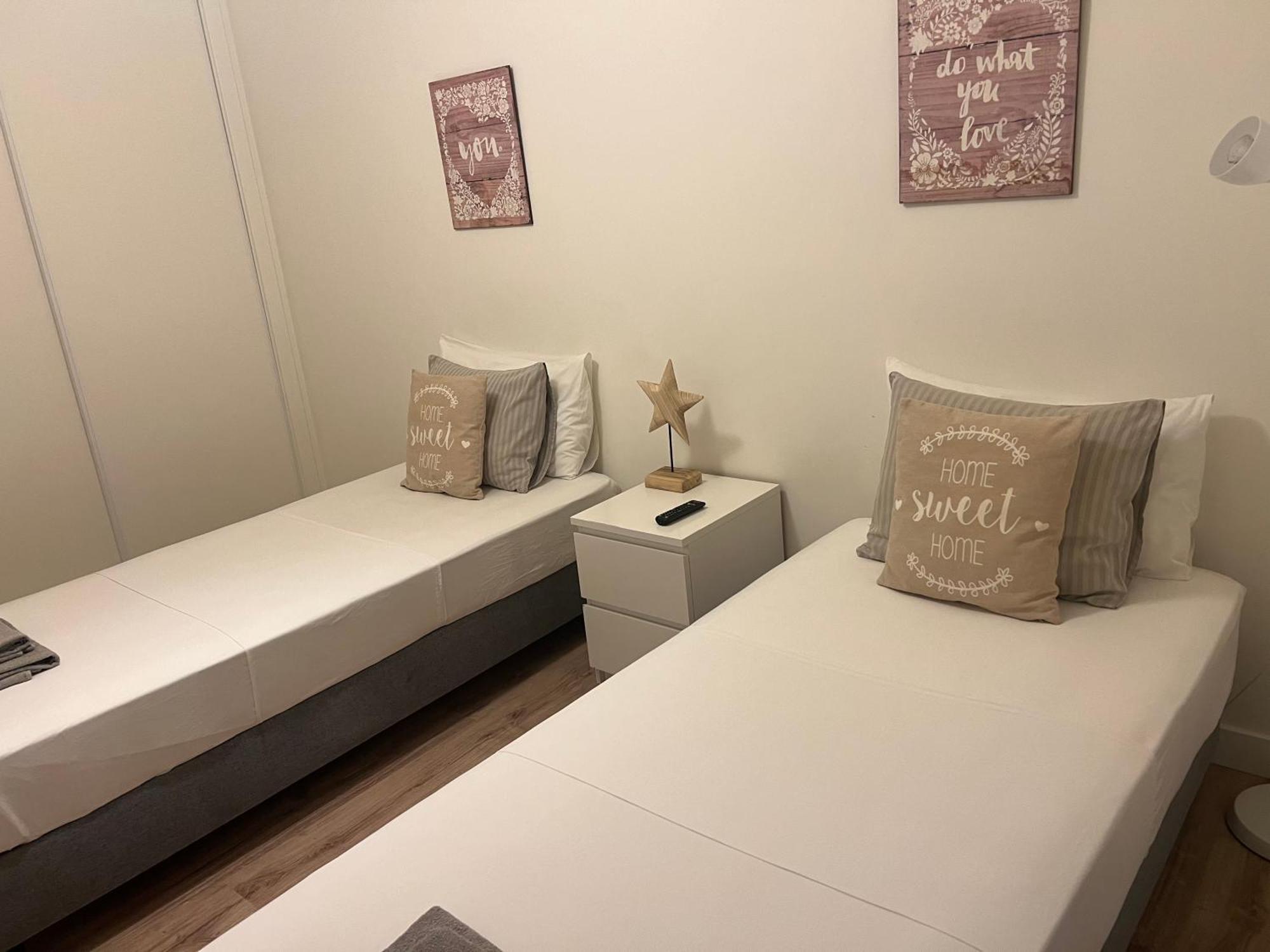 Modern Twin With A Balcony Homestay Montijo