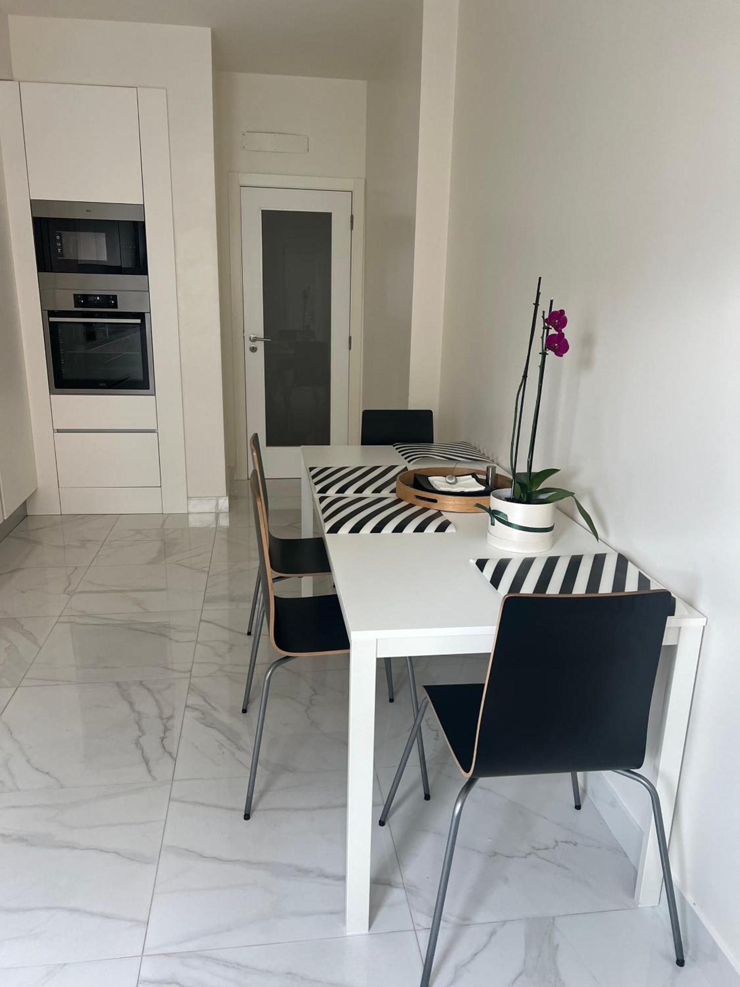 Modern Twin With A Balcony Homestay